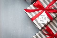 frankcrum-hospitality-employees-holidays.jpg